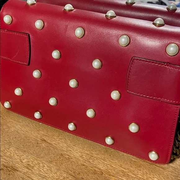 Gucci Queen Margaret Pearl Studs Broadway Red Bee Chain Bag ! ❤️💛 - Picture 4 of 13